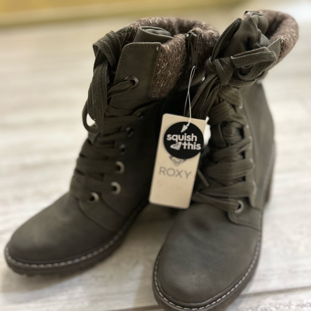 Roxy Boots olive Green sz 8.5 nwt